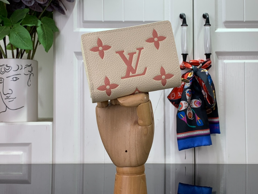 루이비통 클레아 월릿 M81927 118.53.5cm2.jpg