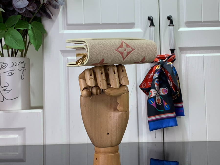 루이비통 클레아 월릿 M81927 118.53.5cm3.jpg