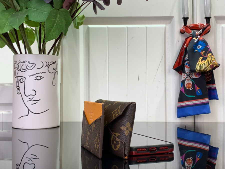 루이비통 키리가미 카드 롤더 M12793 7.51.511cm 옐로우4.jpg