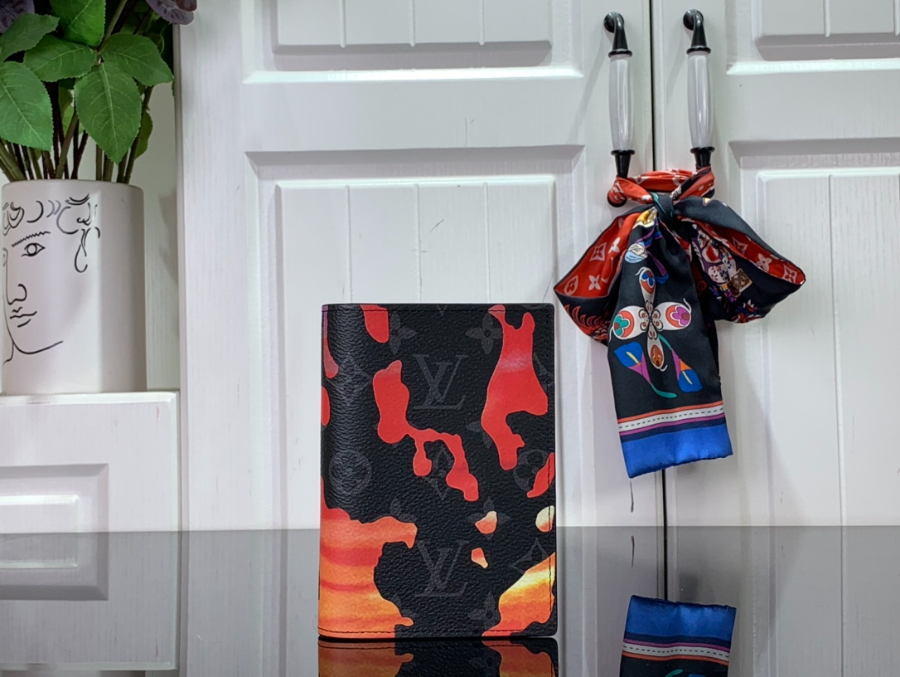 루이비통 패스포트 여권지갑 10142.5cm M62089 1컬러1.jpg