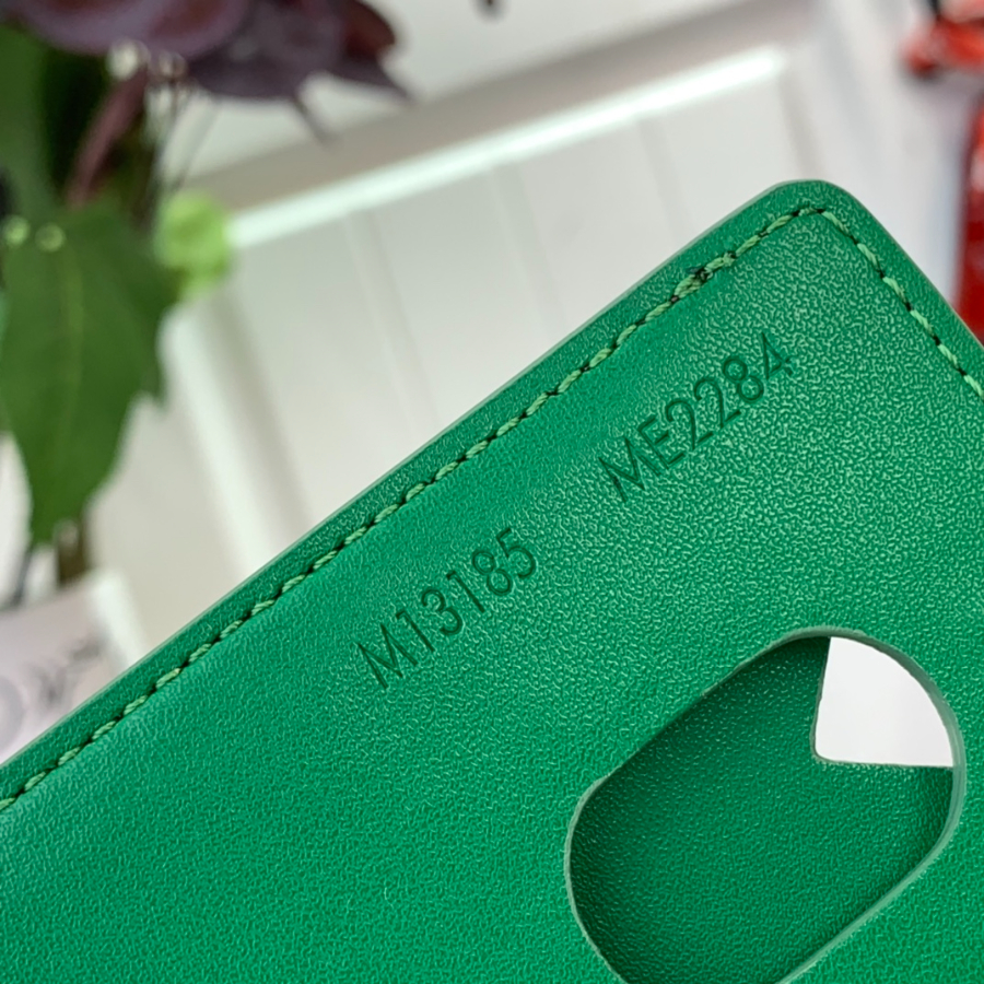 루이비통 포르트 카르트 마그넷 카드지갑 M12855 그린 9.50.56.5cm9.jpg