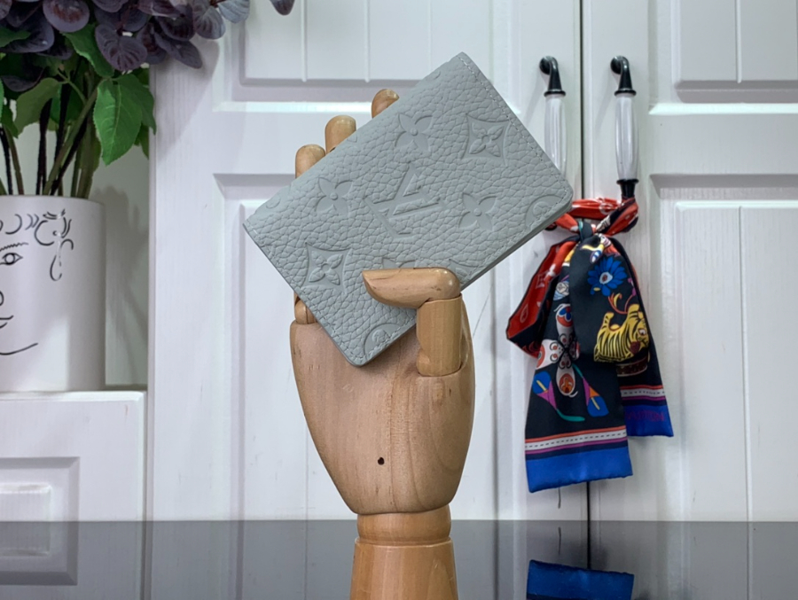 루이비통 포켓 오거나이저 M82557 그레이 7.511.11cm1.jpg