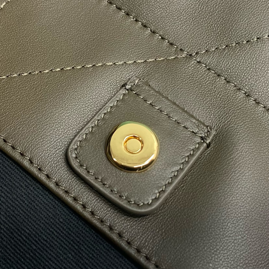 생로랑 램스킨 소재의 JAMIE POCHON 781666 28233cm 올리브7.jpg