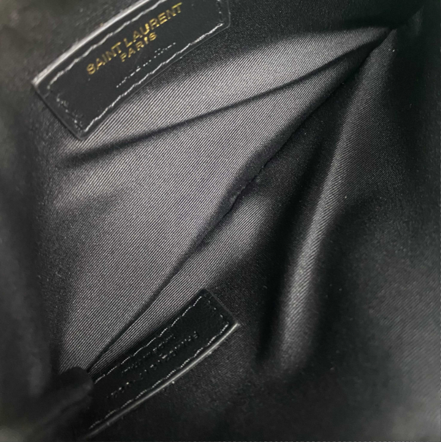 생로랑 램스킨 소재의 JAMIE 스몰 쇼퍼 833948 272911cm 다크 그레이10.jpg