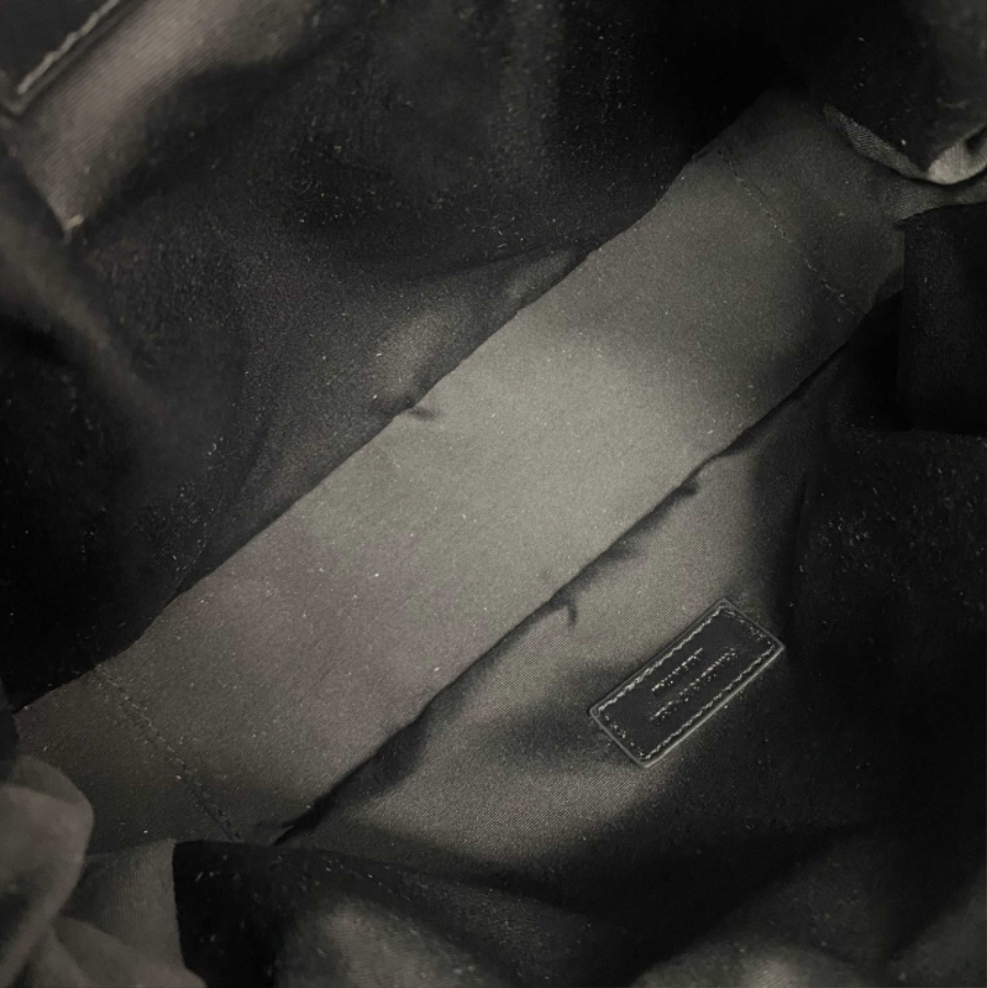 생로랑 램스킨 소재의 JAMIE 스몰 쇼퍼 833948 272911cm 다크 그레이03.jpg