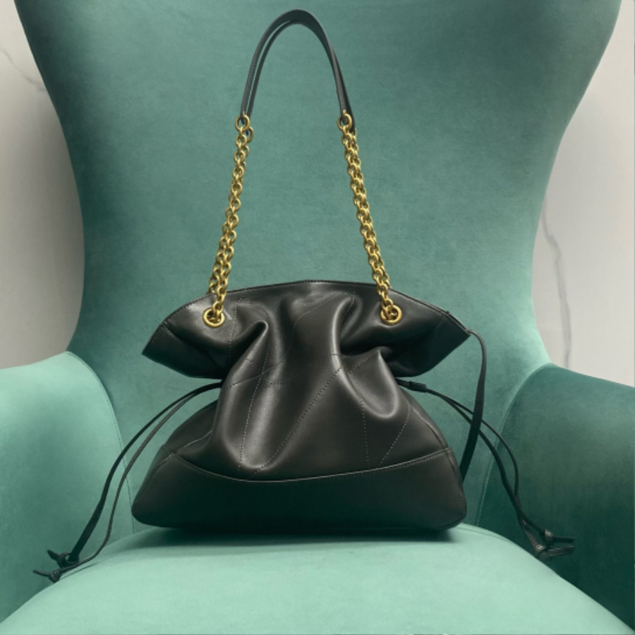 생로랑 램스킨 소재의 JAMIE 스몰 쇼퍼 833948 272911cm 다크 그레이02.jpg