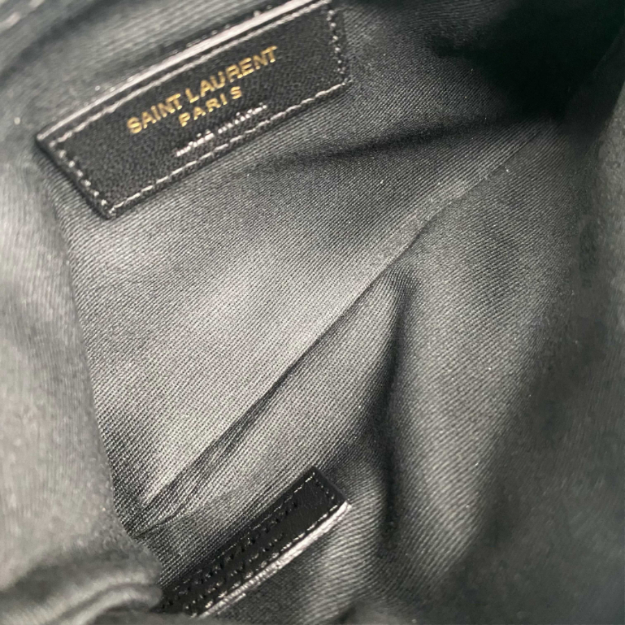 생로랑 램스킨 소재의 JAMIE 스몰 쇼퍼 833948 272911cm 블랙 금장06.jpg