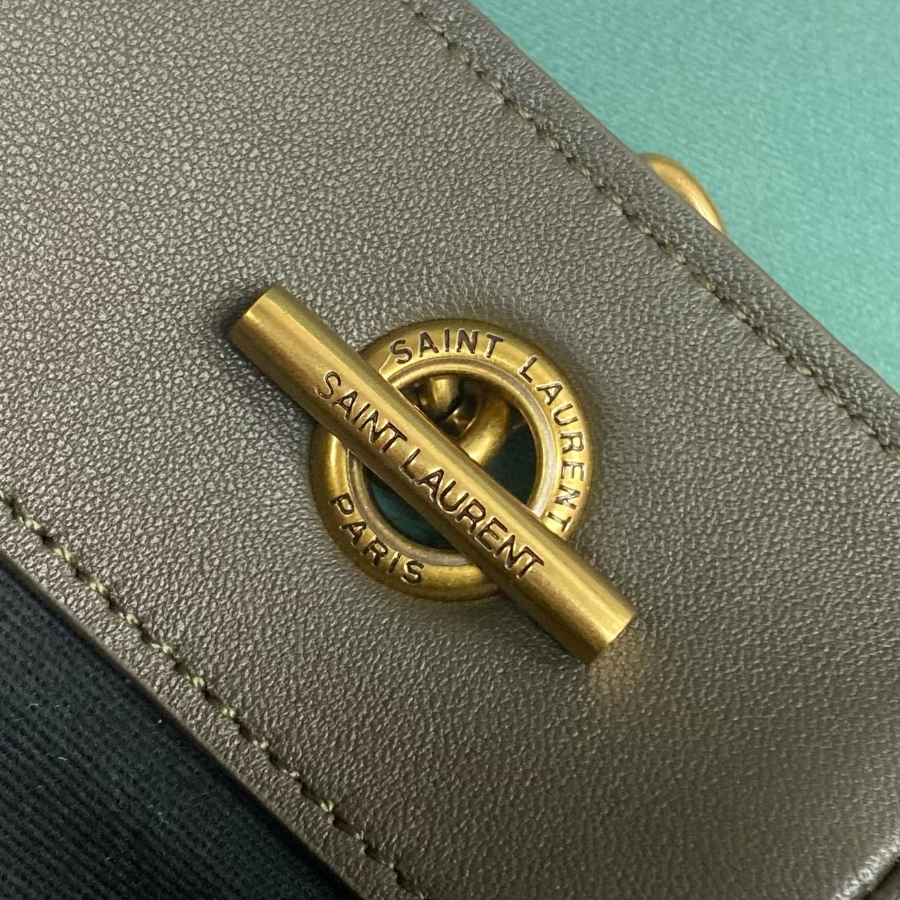생로랑 램스킨 소재의 JAMIE 스몰 쇼퍼 833948 272911cm 올리브 금장10.jpg