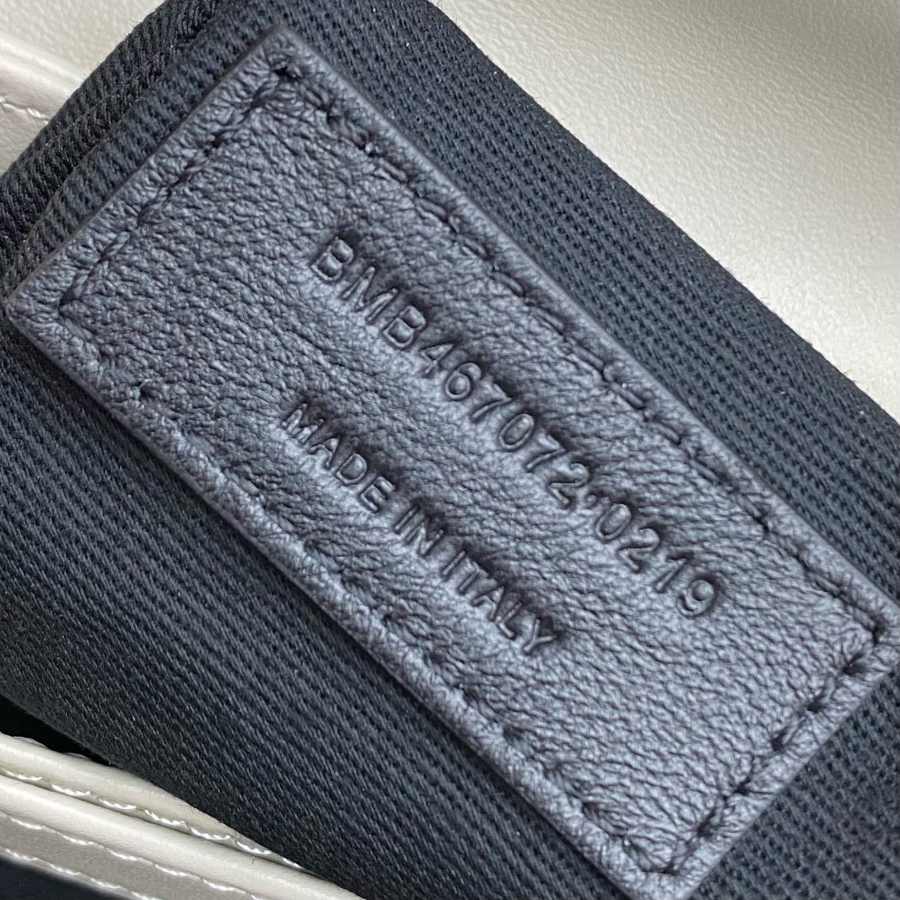 생로랑 루루 미니 숄더백 467072 20615cm 화이트 금장10.jpg