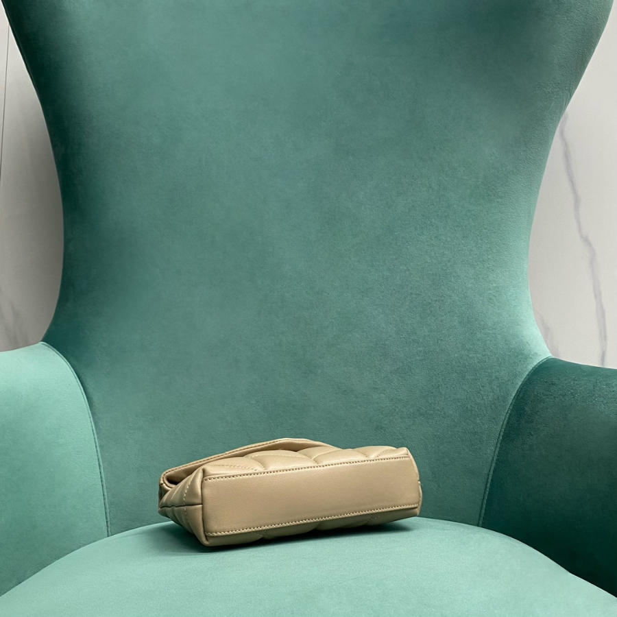 생로랑 루루 푸퍼 파우치 클러치 650880 18.5412cm 다크 베이지4.jpg