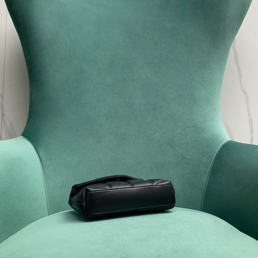 생로랑 루루 푸퍼 파우치 클러치 650880 18.5412cm 블랙4.jpg