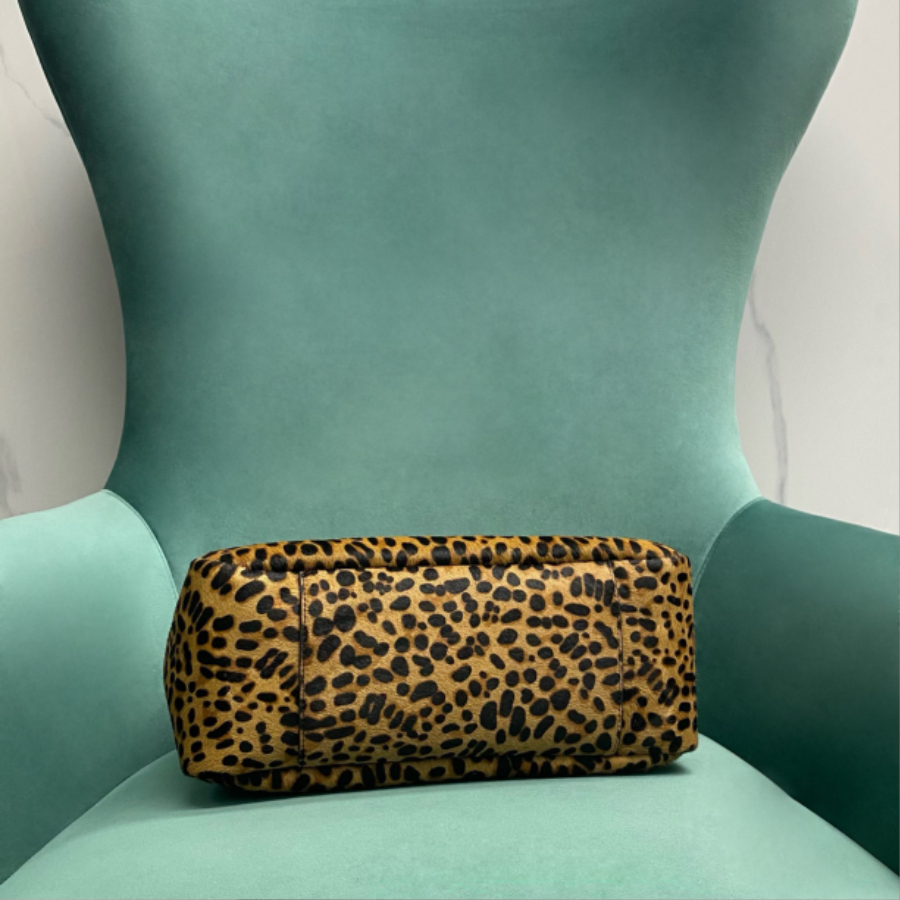 생로랑 르 5 A 7 서플 라지 포니 헤어 레더 베이지 블랙 753837 301331cm4.jpg