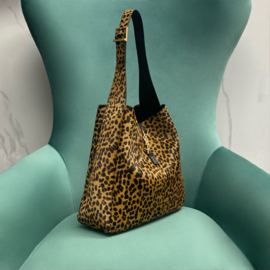 생로랑 르 5 A 7 서플 라지 포니 헤어 레더 베이지 블랙 753837 301331cm3.jpg