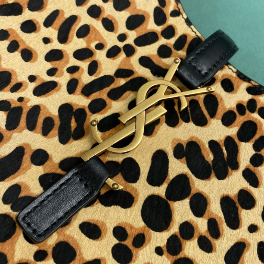 생로랑 르 5 A 7 서플 스몰 포니 헤어 레더 베이지 블랙 713938 229.521.5cm6.jpg