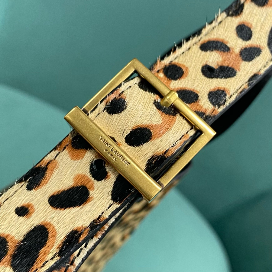 생로랑 르 5 A 7 서플 스몰 포니 헤어 레더 베이지 블랙 713938 229.521.5cm7.jpg