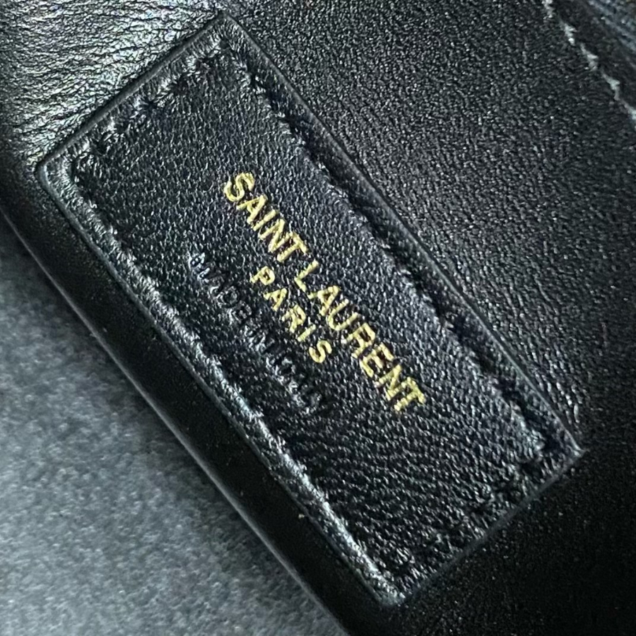 생로랑 르 5 A 7 서플 스몰 포니 헤어 레더 베이지 블랙 713938 229.521.5cm9.jpg