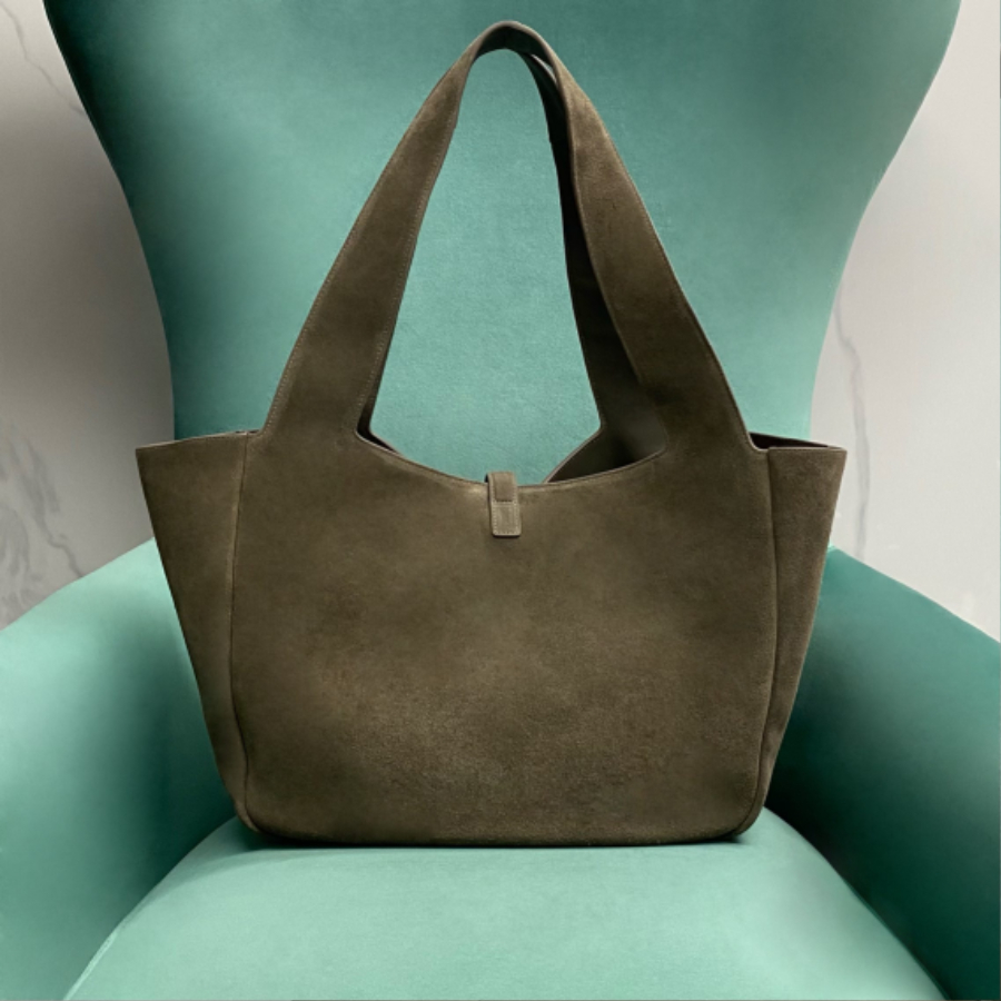 생로랑 르 5 아 7 베아 스웨이드 라이트 머스크 763435 501828cm2.jpg