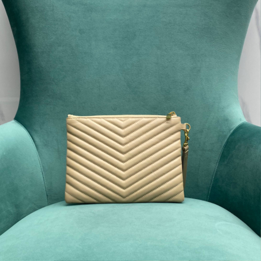 생로랑 마틀라세 가죽 소재의 모노그램 생 로랑 파우치 379039 241.517.5cm 베이지 스몰2.jpg