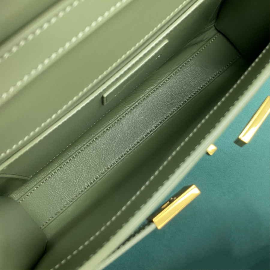 생로랑 맨하탄 스몰 MANHATTAN 인 박스 675626 246.517cm 그린5.jpg