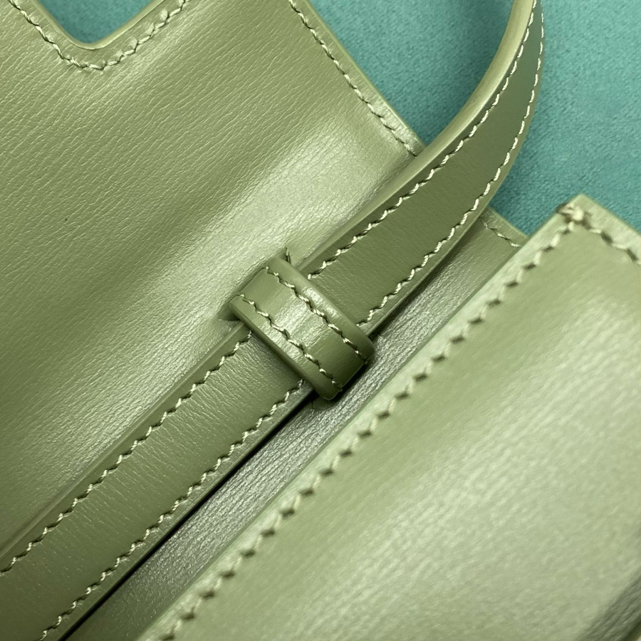 생로랑 맨하탄 스몰 MANHATTAN 인 박스 675626 246.517cm 그린8.jpg