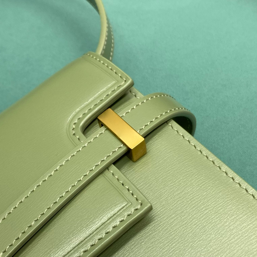 생로랑 맨하탄 스몰 MANHATTAN 인 박스 675626 246.517cm 그린7.jpg