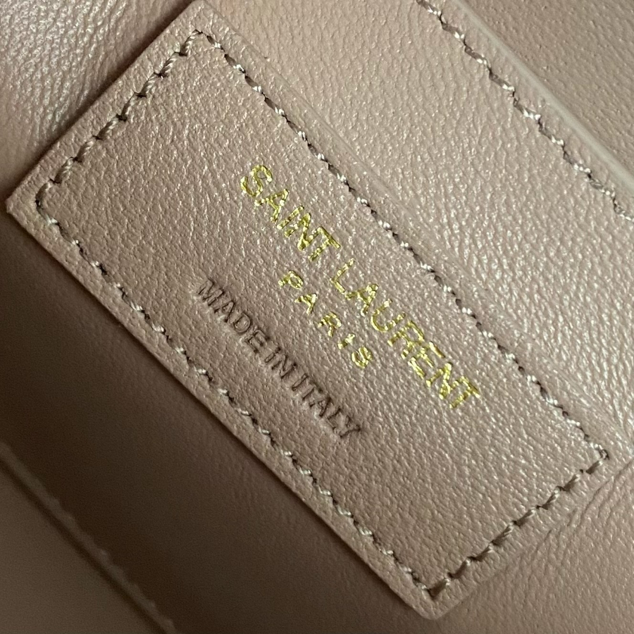 생로랑 맨하탄 스몰 MANHATTAN 인 박스 675626 246.517cm 라이트 갈색9.jpg