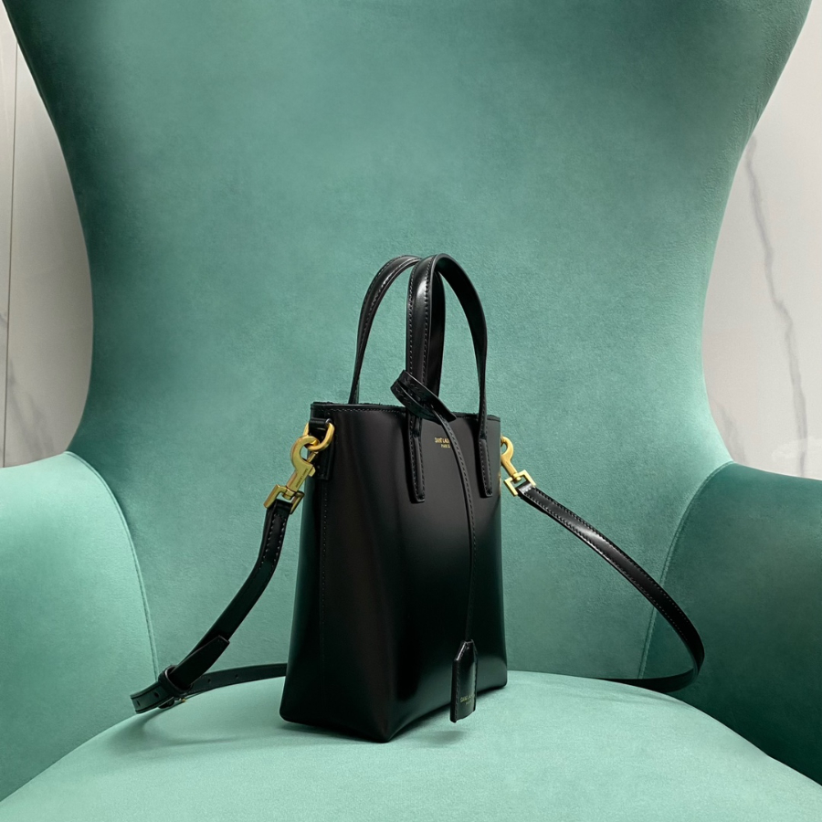 생로랑 박스 가죽 소재의 생 로랑 토이 쇼퍼 773995 18817cm 블랙3.jpg