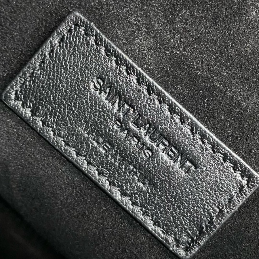 생로랑 박스 가죽 소재의 생 로랑 토이 쇼퍼 773995 18817cm 블랙7.jpg