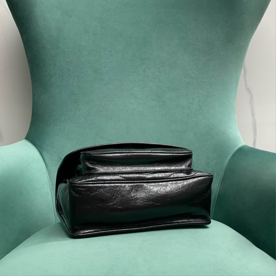 생로랑 빈티지 가죽 소재 NIKI 미디엄 633158 281420cm 블랙 금장05.jpg