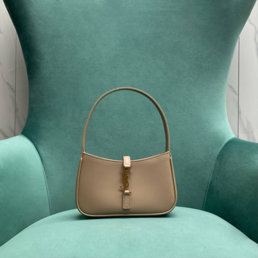 생로랑 스무스 가죽 소재 5 A 7 미니 710318 18.5411cm 다크 베이지1.jpg