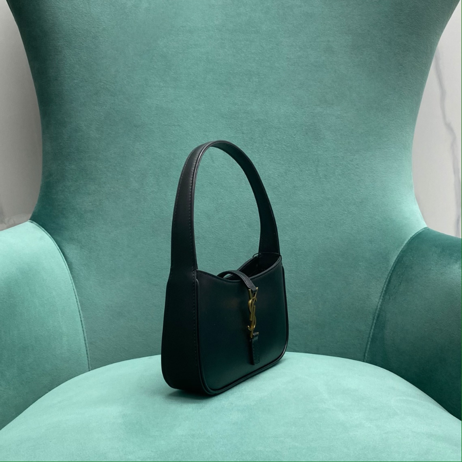 생로랑 스무스 가죽 소재 5 A 7 미니 710318 18.5411cm 블랙05.jpg