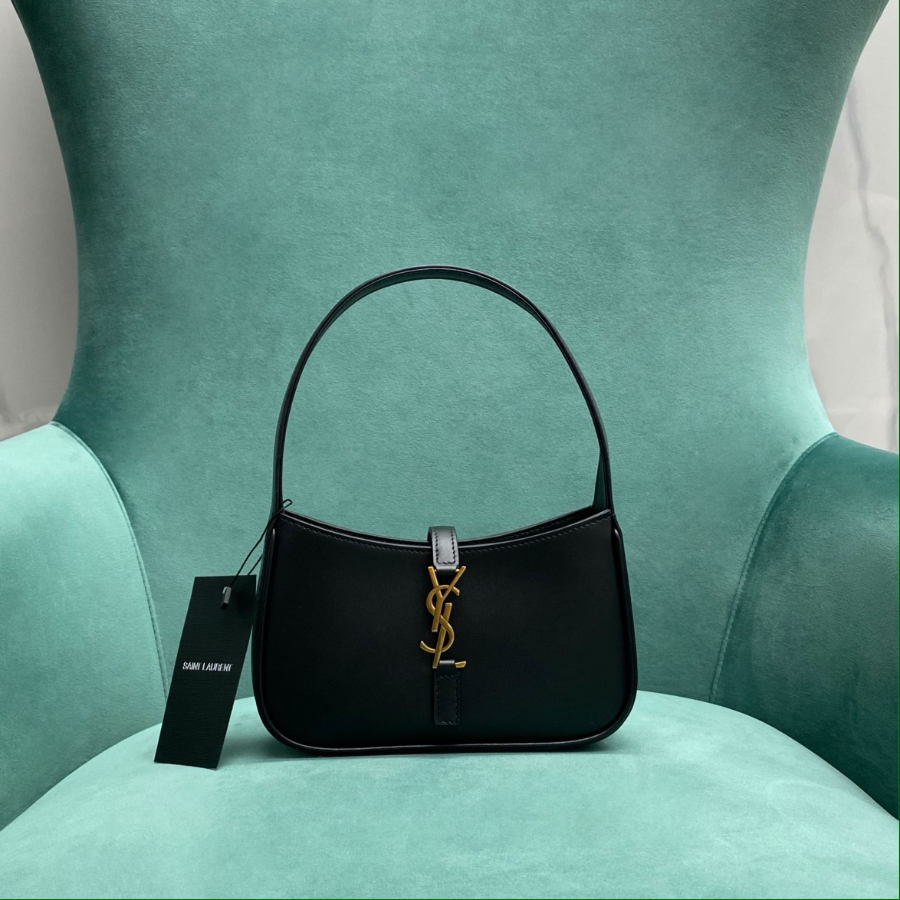 생로랑 스무스 가죽 소재 5 A 7 미니 710318 18.5411cm 블랙02.jpg