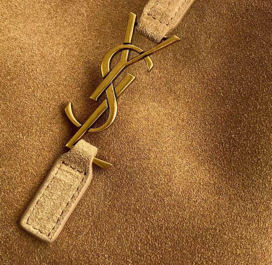 생로랑 스웨이드 가죽 소재의 유영한 LE 5 A 7 베이비백 809461 15716cm 브라운3.jpg