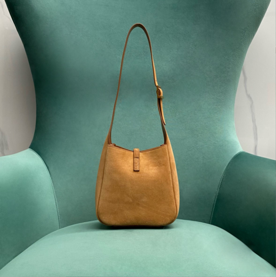 생로랑 스웨이드 가죽 소재의 유영한 LE 5 A 7 베이비백 809461 15716cm 옐로우 브라운2.jpg