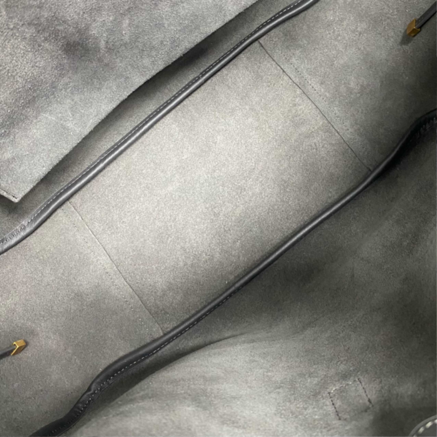 생로랑 스웨이드 소재의 LE 5 A 7 BEA 763435 502818cm 그레이3.jpg