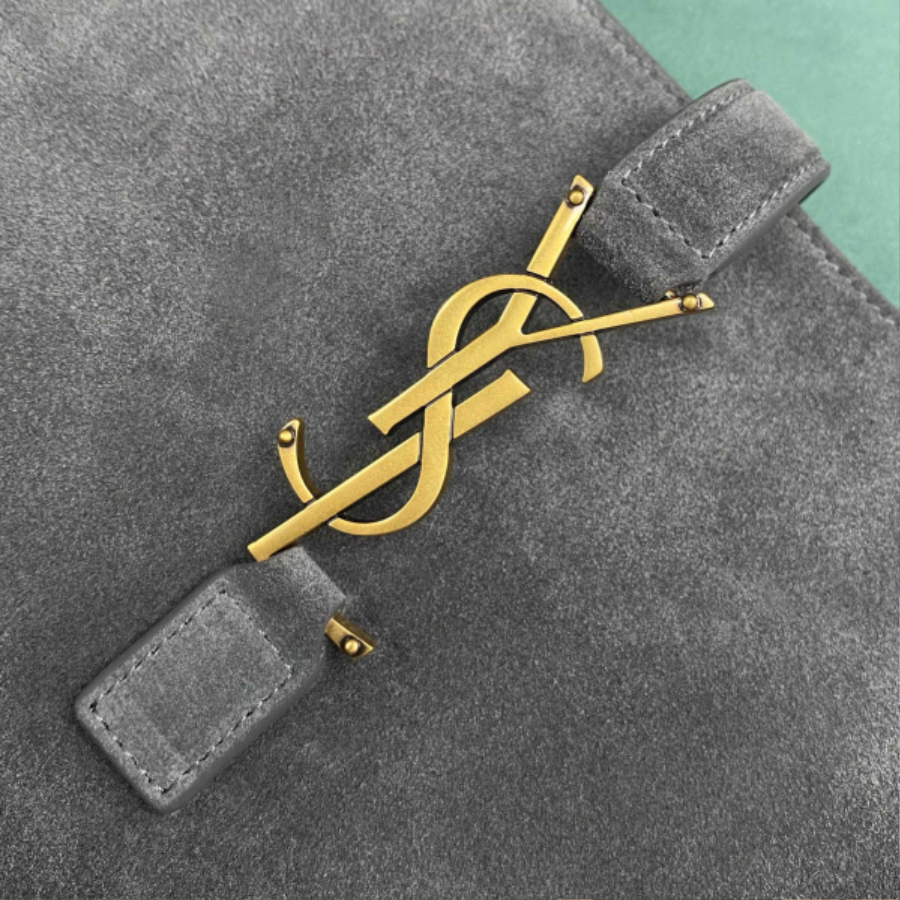 생로랑 스웨이드 소재의 LE 5 A 7 BEA 763435 502818cm 그레이6.jpg