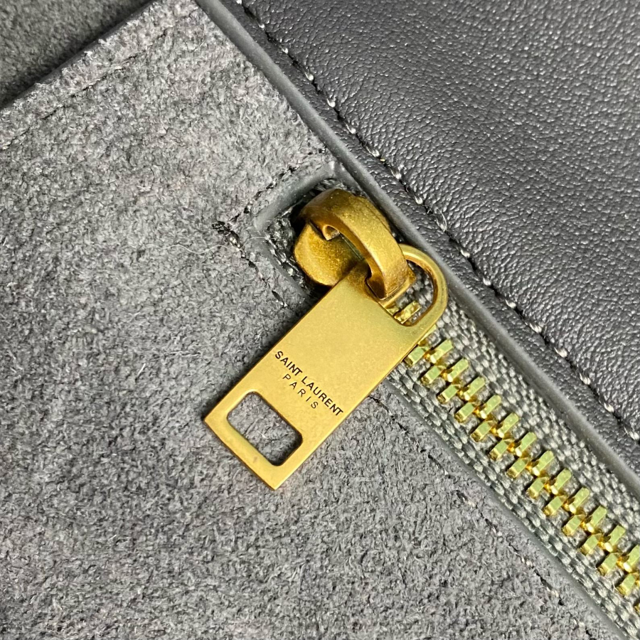 생로랑 스웨이드 소재의 LE 5 A 7 BEA 763435 502818cm 그레이7.jpg