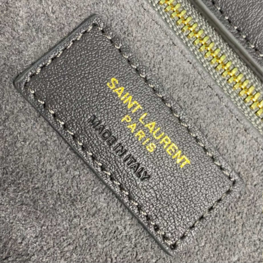 생로랑 스웨이드 소재의 LE 5 A 7 BEA 763435 502818cm 그레이9.jpg