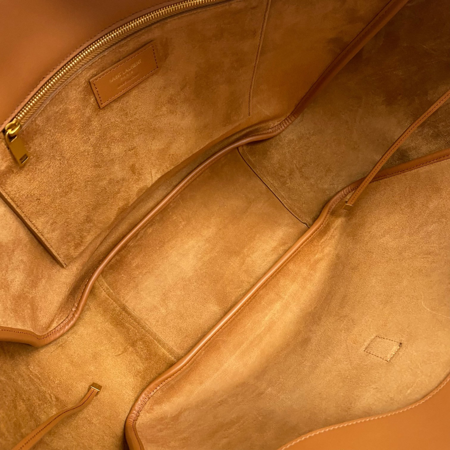 생로랑 스웨이드 소재의 LE 5 A 7 BEA 763435 502818cm 브라운6.jpg