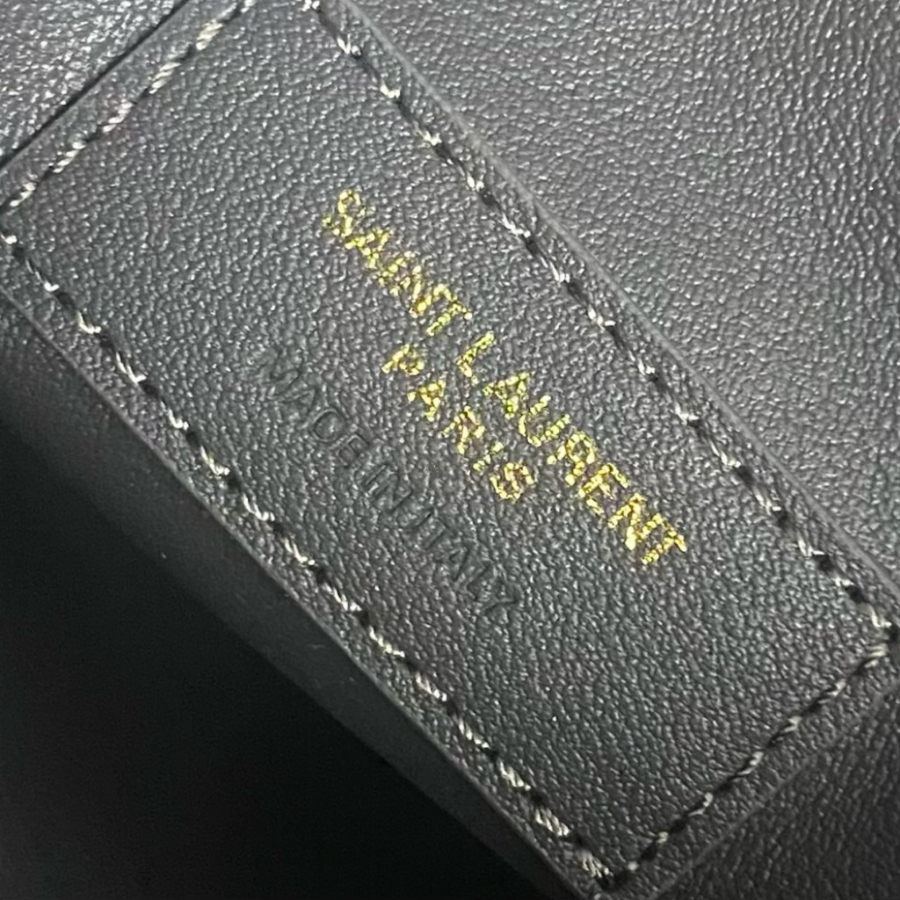 생로랑 스웨이드 소재의 LE 5 A 7 소프트 스몰백 713938 229.521.5cm 그레이9.jpg