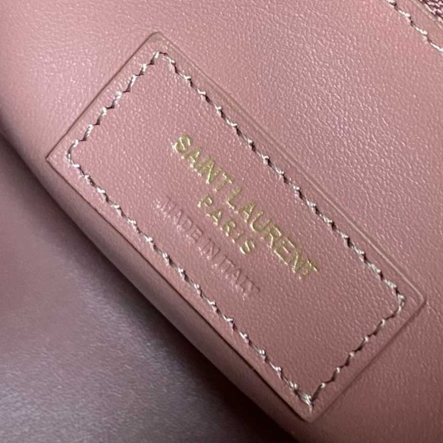 생로랑 스웨이드 소재의 LE 5 A 7 소프트 스몰백 713938 229.521.5cm 누드9.jpg