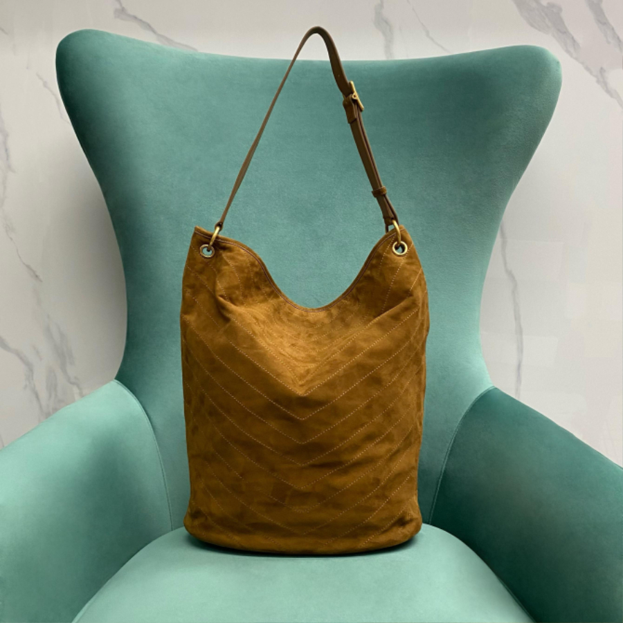 생로랑 스웨이드 소재의 유연한 NIKI 버킷 백 844346 331640cm 브라운2.jpg