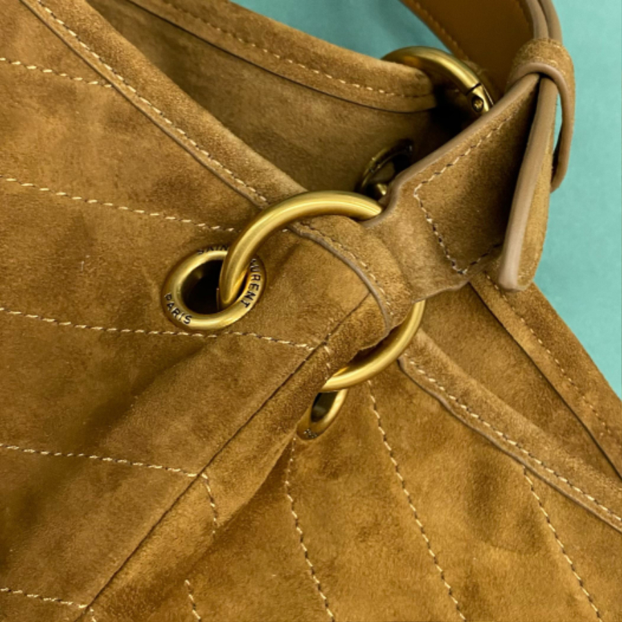 생로랑 스웨이드 소재의 유연한 NIKI 버킷 백 844346 331640cm 브라운7.jpg