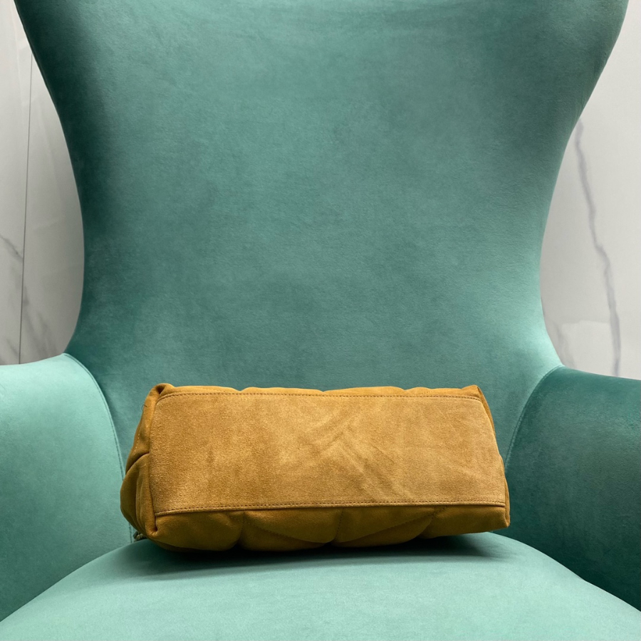 생로랑 스웨이드 퀼팅 가죽 소재 PUFFER 스몰 577476 291118cm 브라운4.jpg