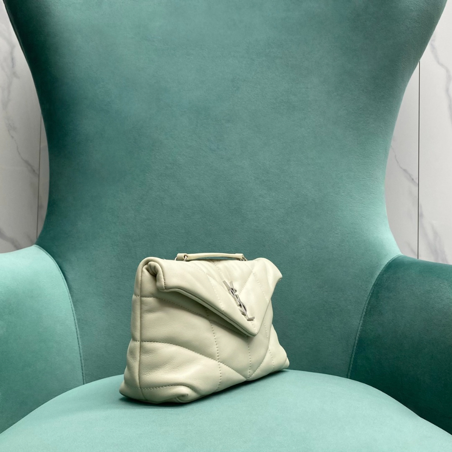 생로랑 양가죽 PUFFER 토이 759337 238.515.5cm 라이트 베이지 은장3.jpg