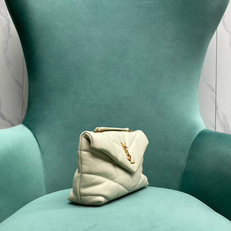 생로랑 양가죽 PUFFER 토이 759337 238.515.5cm 라이트 베이지3.jpg