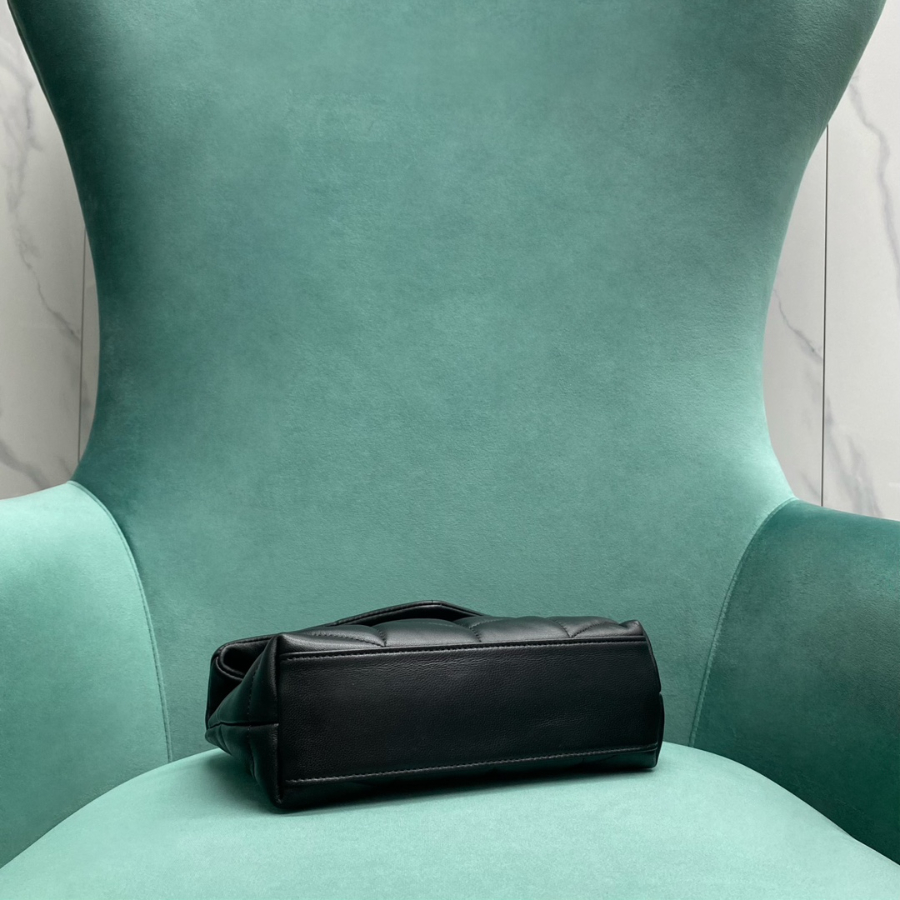 생로랑 양가죽 PUFFER 토이 759337 238.515.5cm 블랙 은장4.jpg