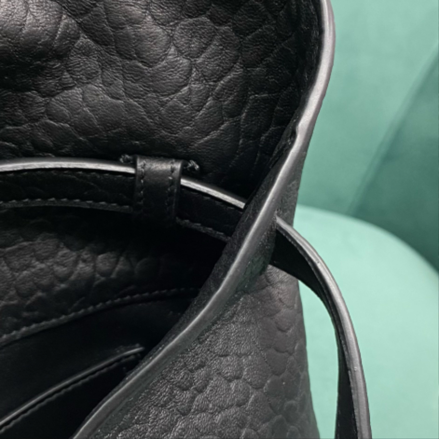 생로랑 엔벨로프 스트랩 파우치 블랙 801490 22617cm07.jpg