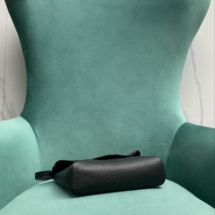 생로랑 엔벨로프 스트랩 파우치 블랙 801490 22617cm05.jpg