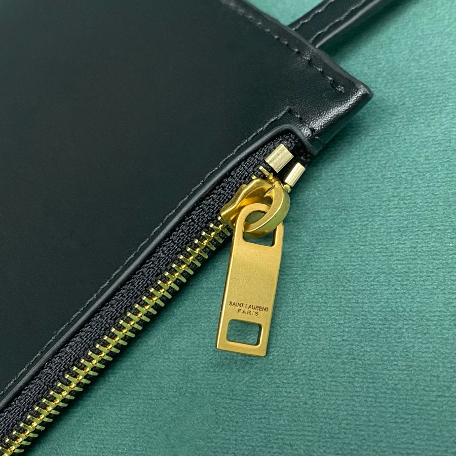 생로랑 우드 비즈 소재의 LE 5 A 7 라지백 823807 303510cm 블랙08.jpg